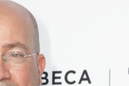 Fotografía de archivo fechada el 18 de abril de 2018 del presidente de CNN Jeff Zucker en un evento en Nueva York (EE.UU.). Zucker ha renunciado a su cargo tras reconocer que no informó sobre una relación con otra directiva de la cadena. La relación se conoció durante la investigación abierta contra el presentador del la CNN Chris Cuomo, por la presunta ayuda que prestó a su hermano, el gobernador Andrew Cuomo, sobre cómo abordar las acusaciones vertidas contra el político por acoso sexual. EFE/JASON SZENES