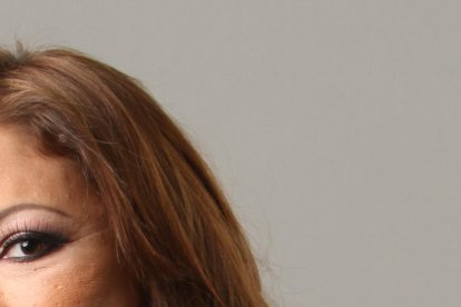 Janeth Tatiana Mosquera Mera, ​ más conocida en el mundo artístico como La Tumbadora, o La Reina de la Cumbia, es una cantante ecuatoriana de cumbia y tecnocumbia.​