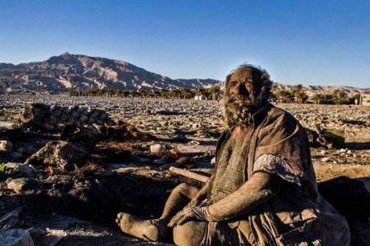 Le han apodado "El hombre más sucio del mundo".
