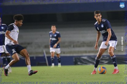 El 18 de febrero de 2022, Emelec inicia la LigaPro con su choque ante Macará.