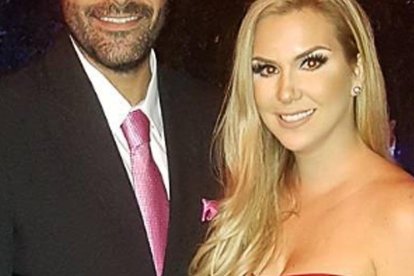 LA ACTRIZ JUNTO A SU ESPOSO ALLAN ZENCK