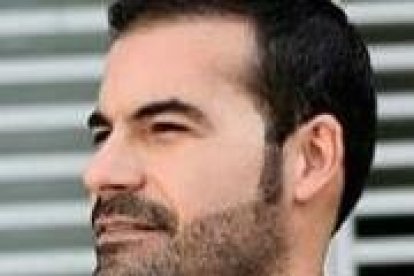 El empresario no da tregua en redes sociales y desempolva varios de los chats de Carolina Jaume.