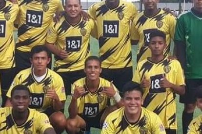 Monarcas y uno de sus equipos, con participación en varios torneos.