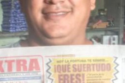 Edison es de perfil bajo, sin embargo no puede ocultar su alegría por ganarse el premio mayor.