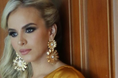 Además de actriz

y comunicadora estudió maquillaje profesional.

Es amante de los

zapatos y su pasión es el periodismo de farándula.