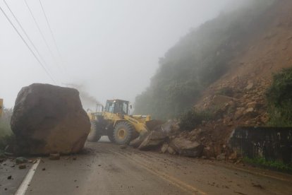 La 'piedrota' cayó la madrugada de ayer martes 1 de marzo. Fue removida horas después.