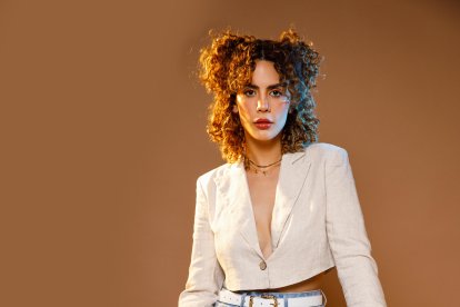 Es un actriz, reina de belleza y presentadora ecuatoriana.