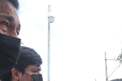 Familiares del taxista llegaron a la morgue para retirar el cuerpo y darle sepultura.