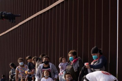 Un agente de la patrulla fronteriza estadounidense