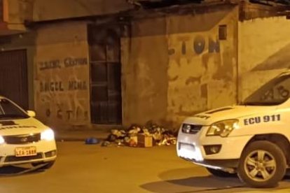 Agentes policiales acudieron a la Primavera 2, luego de que se reportara el hallazgo de una cabeza humana.