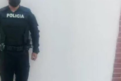 El perrito pudo detectar la droga a tiempo.