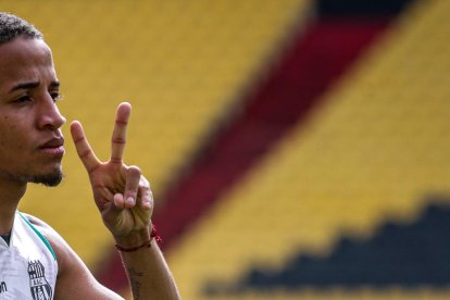 Byron Castillo volvió a estar con sus compañeros.