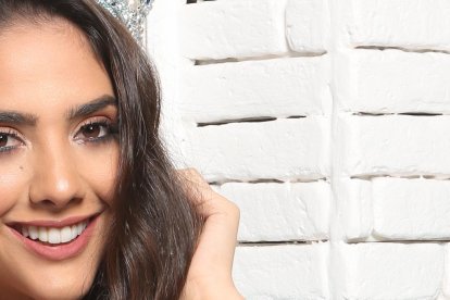 Návila fue coronada como Reina de Guayaquil.