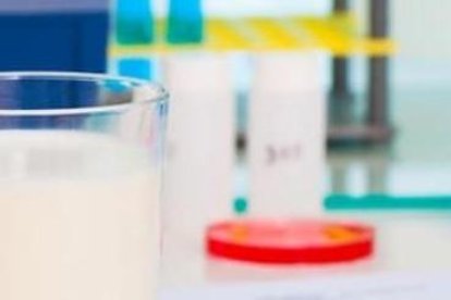 La leche cultivada reemplazará a la leche en polvo y es uno de los alimentos sostenibles.