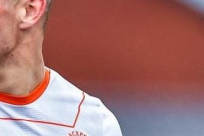 El futbolista del equipo inglés Blackpool se cuestionó durante año si debía declarar abiertamente su preferencia sexual.