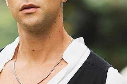 En 2015  perteneció al programa de Univisión ‘La Banda’, donde formó parte del grupo finalista en ambas instancias.