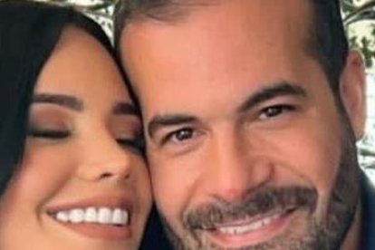 La joven comparte fotos con el empresario en sus redes sociales.