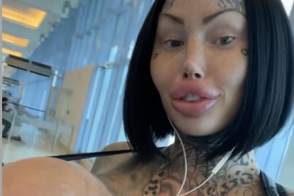 Mary se hizo  una selfie en el aeropuerto para mostrar cómo iba vestida en el incidente.