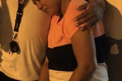 Familiares de Contreras esperaban en la morgue por el cuerpo de este.