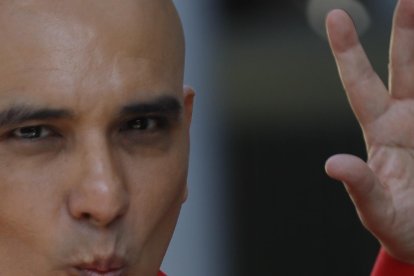 Se considera un hombre familiar y hogareño.