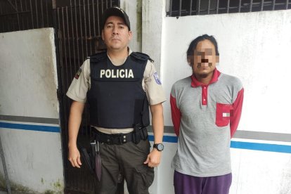 Los habitantes de la zona dieron aviso a las autoridades, quienes llegaron antes de que Daniel desapareciera el cadáver.