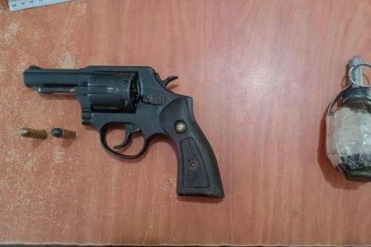 La Policía Nacional descubrió las armas cuando hacían una inspección de rutina en Balzar.