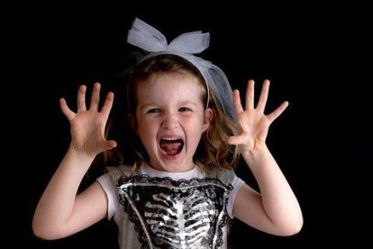 Tanto niños y niñas podrían 'sonarse' a otros. Ellos podrían hacerlo, incluso sin ver maltrato en casa.