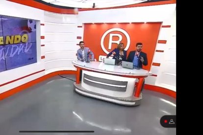 Cámaras de un programa radial en vivo captaron el temblor de 6 grados en Guayas