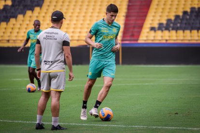 El zaguero Luca Sosa se encuentra recupera de una molestia física y será titular en el duelo ante 9 de Octubre.