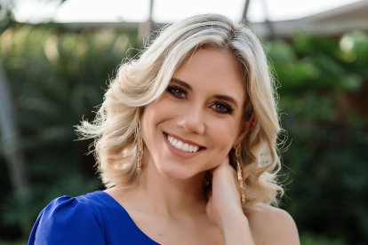 Karine, tiene 24 años y es modelo profesional. Estudia psicología.