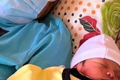 Luciano Macías y su bisnieto Dante, a quien ya se lo imaginó en la alineación del  Barcelona.