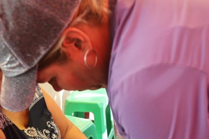 El oficio lleva muchos años y sobrevive al paso del tiempo, señalan las mujeres que se dedican a esa actividad.