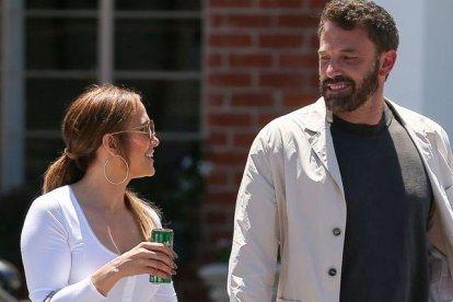 La cantante Jennifer López y el actor Ben Affleck se casaron el 16 de julio en una pequeña ceremonia familiar tras obtener una licencia de matrimonio en Nevada (EE.UU.).