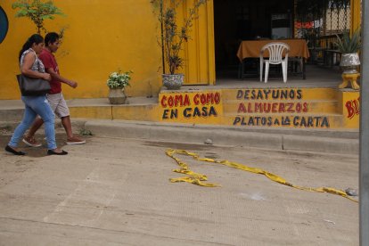 Familiares del psicólogo Alexander Suárez llegaron a la morgue para retirar su cadáver.