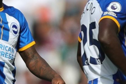 Pervis Estupiñán y Moisés Caicedo sacando la cara por Ecuador en el Brighton de Inglaterra.