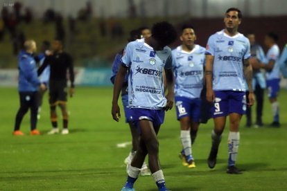 Macará consiguió un empate ante Deportivo Cuenca y sigue comprometido con el descenso.