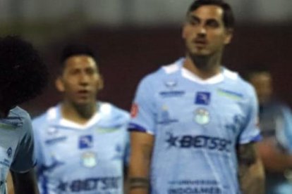 Macará consiguió un empate ante Deportivo Cuenca y sigue comprometido con el descenso.