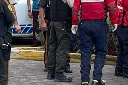 Cuatro baleados en asalto en Solanda