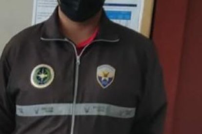 La militar (la primera de izquierda a derecha) fue puesta a órdenes de las autoridades.