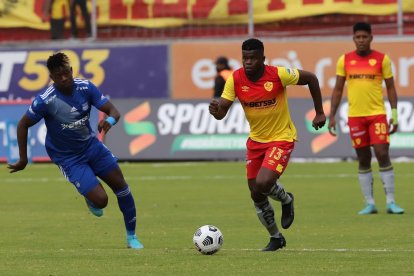 Aucas y Emelec se enfrentan por LigaPro.