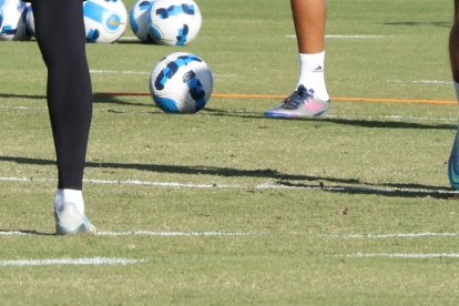 Emelec sigue trabajando en poder alcanzar a Aucas. Son cinco puntos de diferencia que tienen.