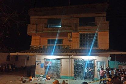 La víctima estaba en su ferretería cuando fue atacado. Habría recibido nueve disparos.