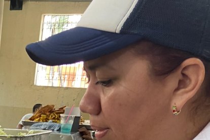 Nury Plaza dice que tuvo un buen domingo de venta de hornado 
en honor a Independiente.