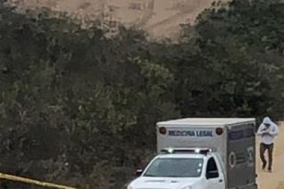 Personal de Medicina Legal acudió hasta el punto para el levantamiento del cadáver.