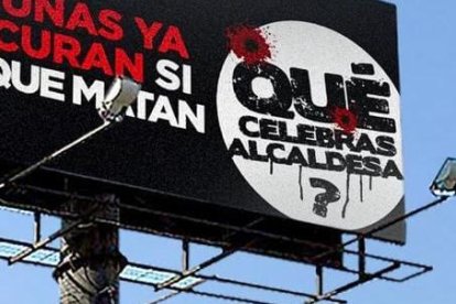 Imagen de un fotomontaje que se viralizó en Twitter. No obstante, en otros sitios de Guayaquil se colgaron lonas con la misma leyenda la supuesta valla, de la que se desconoce el origen.