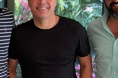 Guillermo Almada con sus ex directivos: Aquiles Álvarez, Carlos Alfaro Moreno y Javier Salem.