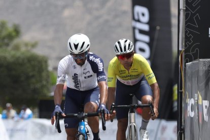 Robinson Chalapud (d) mantuvo el liderato de la competencia.