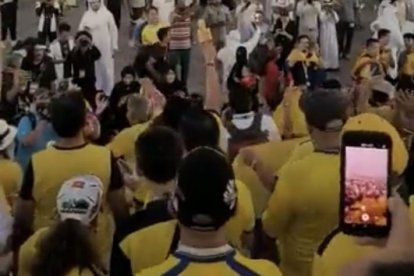 Ecuatorianos en Doha cantaron 'Nuestro juramento' de Julio Jaramillo.