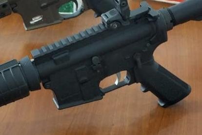 El armamento se encontraba en el refugio #1 de la referida base naval.