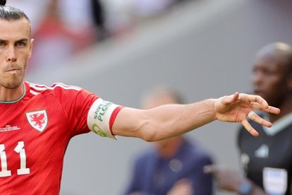 Gareth Bale comandará el ataque de Gales ante Inglaterra.